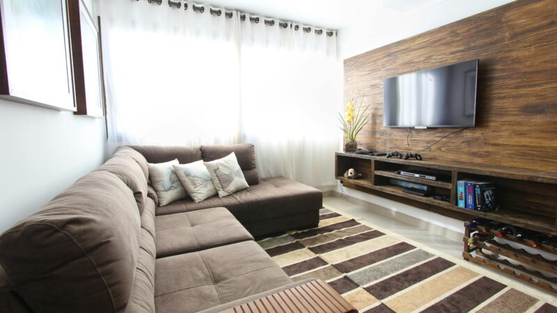 Czy sofa tapicerowana daje nam większy komfort relaksu? Zeus Meble – producent mebli tapicerowanych