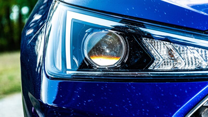 Jak nauczyć się jeździć samochodem i zdać egzamin na prawo jazdy? Sprawdzone metody!