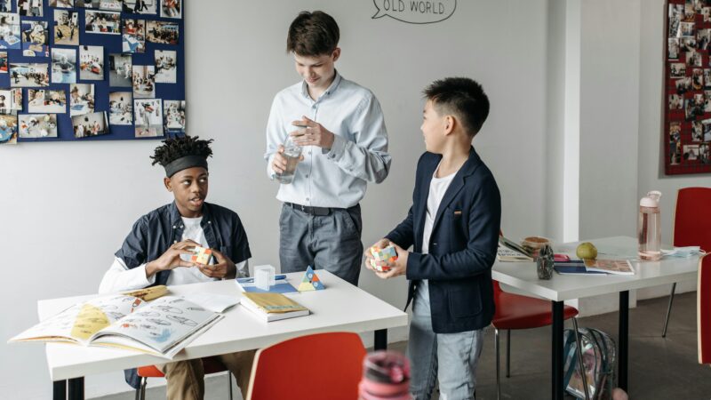 Design thinking w szkole – Jak uczyć dzieci rozwiązywania problemów przez projektowanie?